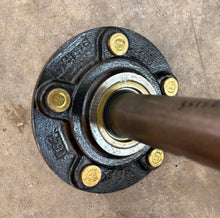 Load image into Gallery viewer, 351522 Ironcraft Hub &amp; Spindle Assembly

