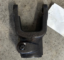 Load image into Gallery viewer, PTO Quick Detach Yoke 1-3/8&quot; 6-Spline – 1800 Series (47612 / 1702-B-20)
